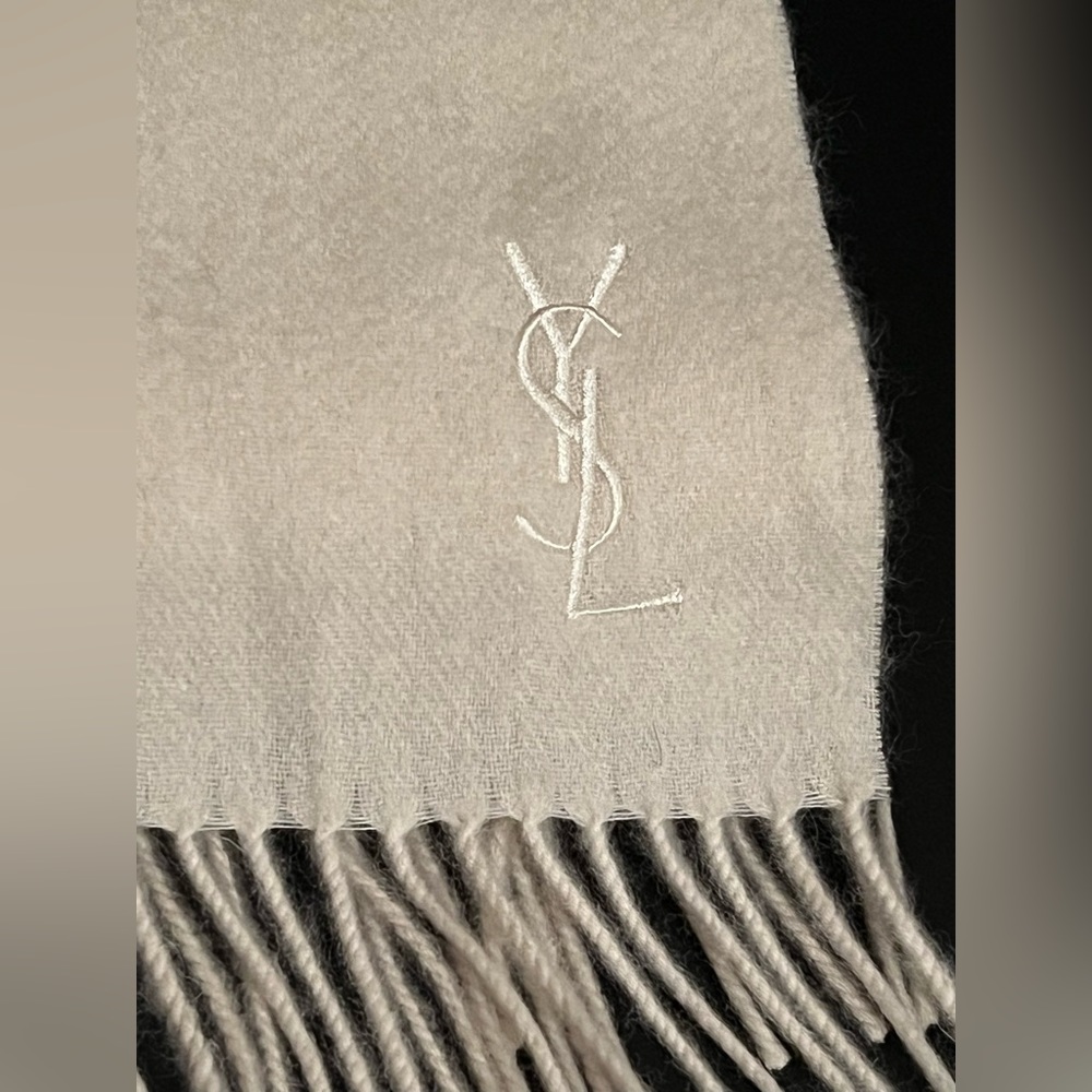 🛑SOLD🛑 SAINT LAURENT SCARF - Picture 2 of 10